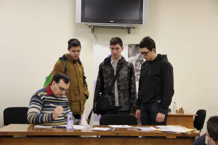 Фото чемпіонату Дніпра серед юнаків (бліц, частина 1)