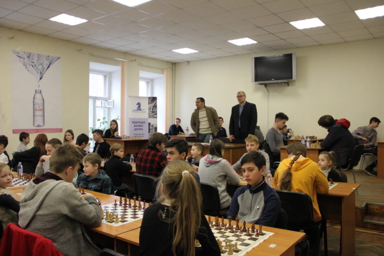 Фото чемпіонату Дніпра серед юнаків (бліц, частина 1)