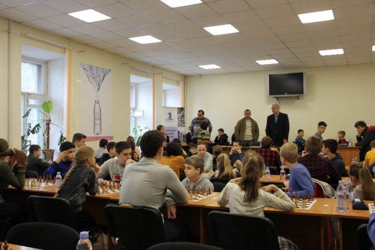 Фото чемпіонату Дніпра серед юнаків (бліц, частина 1)