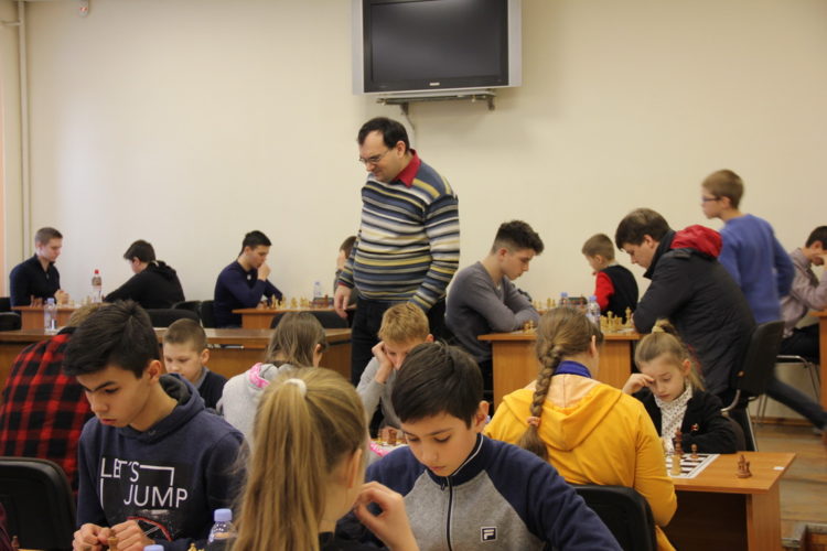 Фото чемпіонату Дніпра серед юнаків (бліц, частина 1)