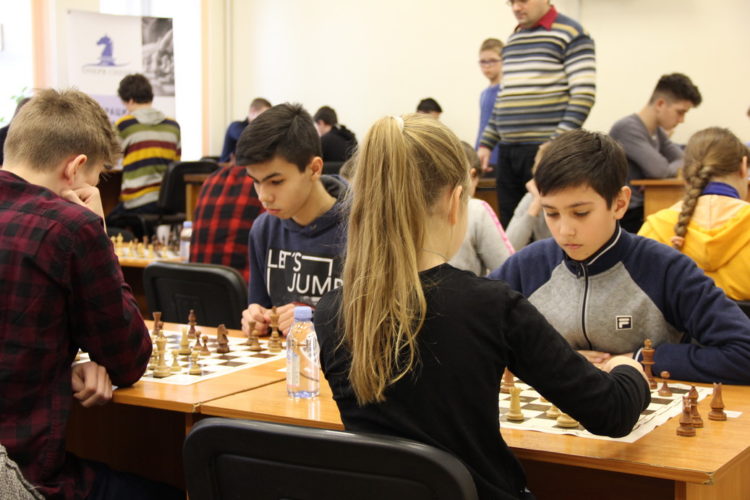 Фото чемпіонату Дніпра серед юнаків (бліц, частина 1)