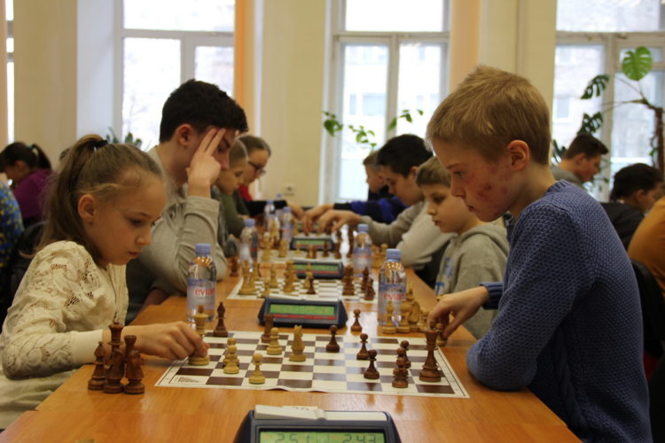 Фото чемпіонату Дніпра серед юнаків (бліц, частина 1)