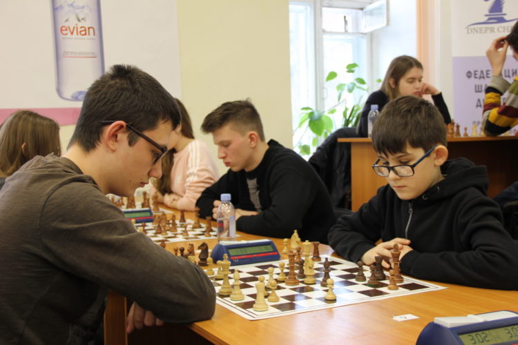 Фото чемпіонату Дніпра серед юнаків (бліц, частина 1)