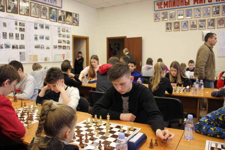 Фото чемпіонату Дніпра серед юнаків (бліц, частина 1)