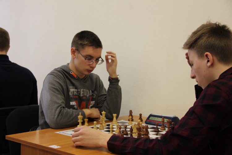 Фото чемпіонату Дніпра серед юнаків (бліц, частина 1)