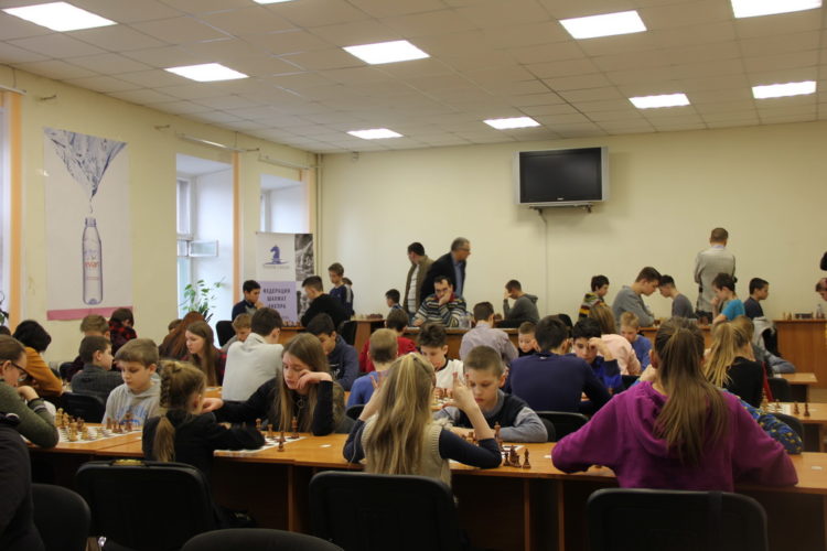 Фото чемпіонату Дніпра серед юнаків (бліц, частина 1)