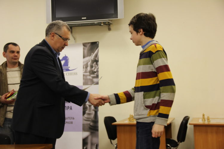 Фото чемпіонату Дніпра серед юнаків (бліц, частина 1)