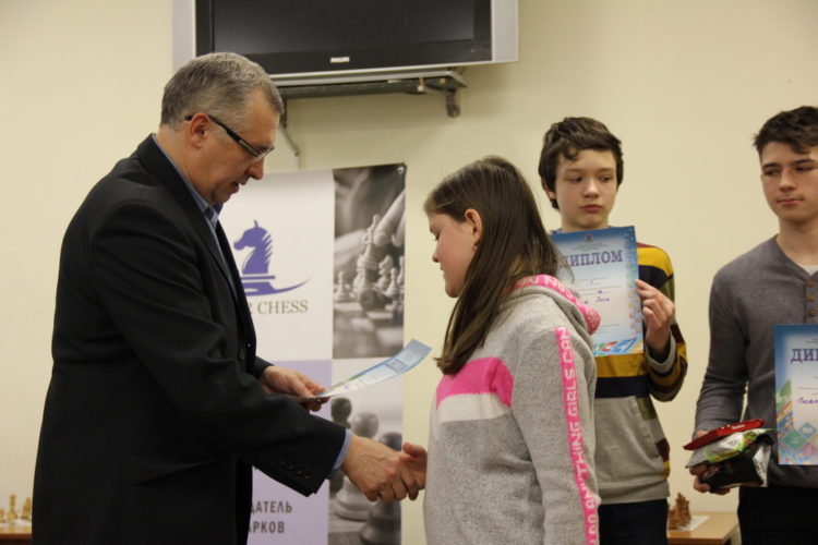 Фото чемпіонату Дніпра серед юнаків (бліц, частина 1)