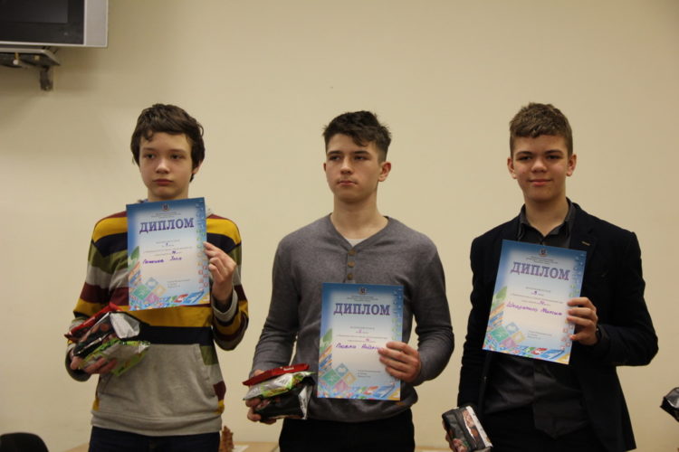 Фото чемпіонату Дніпра серед юнаків (бліц, частина 1)