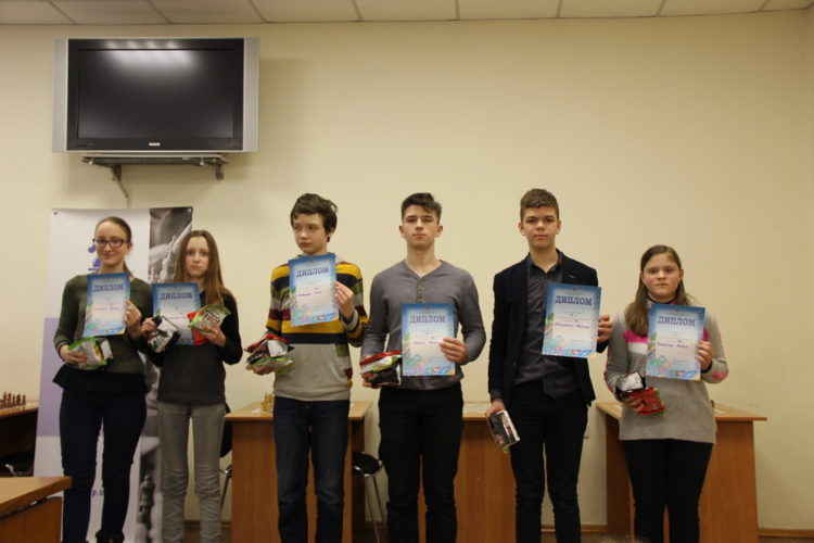 Фото чемпіонату Дніпра серед юнаків (бліц, частина 1)