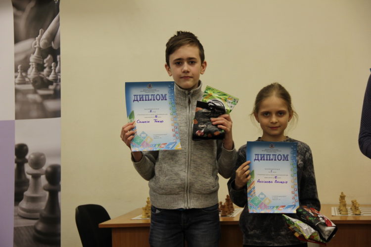 Фото чемпіонату Дніпра серед юнаків (бліц, частина 1)