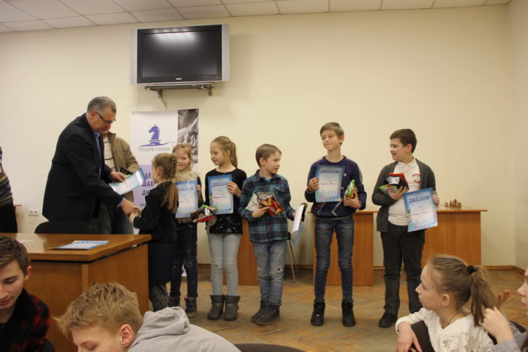 Фото чемпіонату Дніпра серед юнаків (бліц, частина 1)