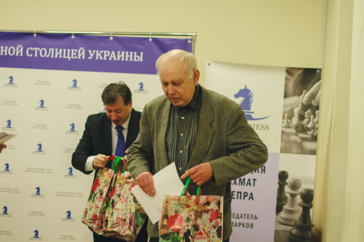 Фото нагородження “Кращий тренер 2019 р.”, 11 січня 2020 р.