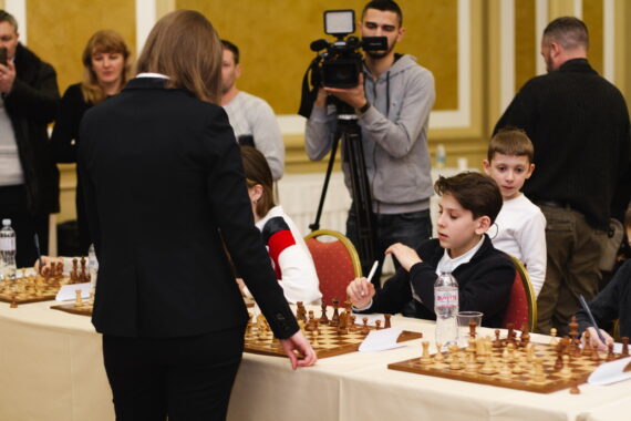Сеанс одночасної гри з Ганни Музичук 9 лютого 2020 р.