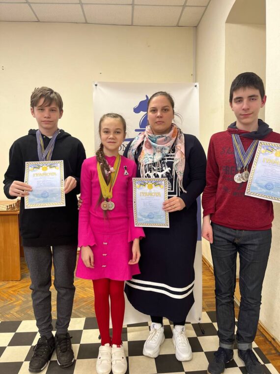 Особисто-командний Чемпіонат Дніпропетровської області з класичних шахів до 16, 18 та 20 років – ПІДСУМКИ