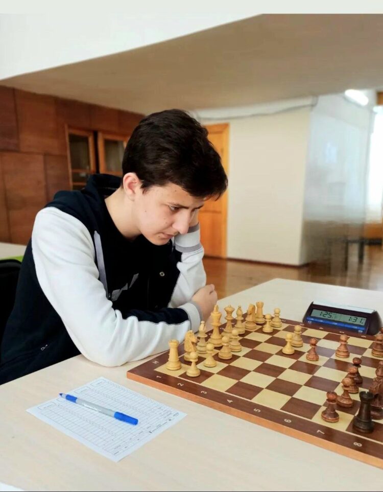 З 08 по 17 квітня в м. Дніпро  проходив чемпіонат України з шахів серед юнаків та дівчат до 16 років.