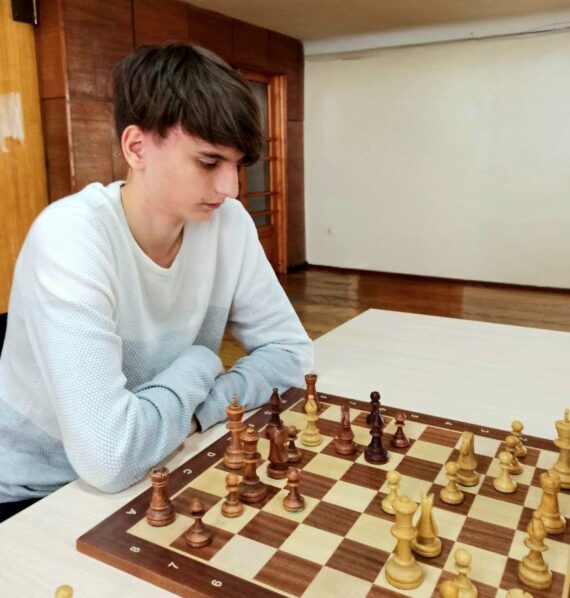 З 08 по 17 квітня в м. Дніпро  проходив чемпіонат України з шахів серед юнаків та дівчат до 16 років.