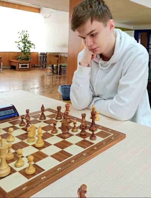 З 08 по 17 квітня в м. Дніпро  проходив чемпіонат України з шахів серед юнаків та дівчат до 16 років.