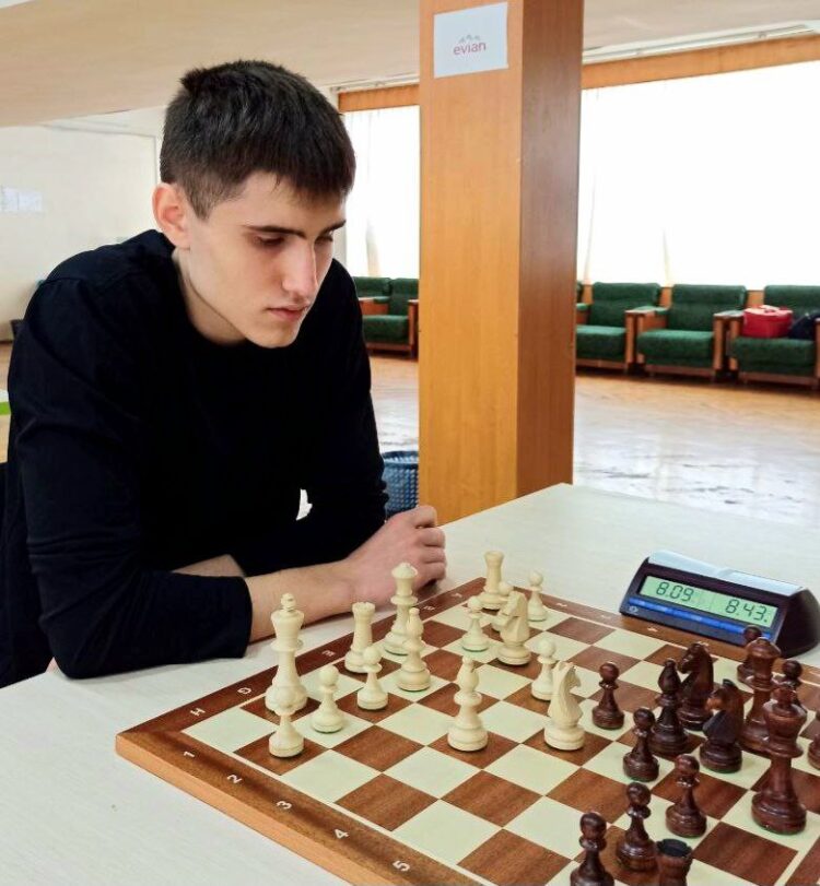 З 08 по 17 квітня в м. Дніпро  проходив чемпіонат України з шахів серед юнаків та дівчат до 16 років.