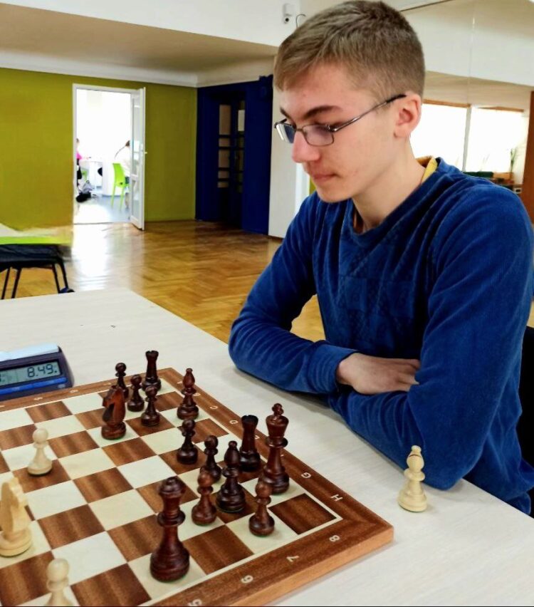 З 08 по 17 квітня в м. Дніпро  проходив чемпіонат України з шахів серед юнаків та дівчат до 16 років.