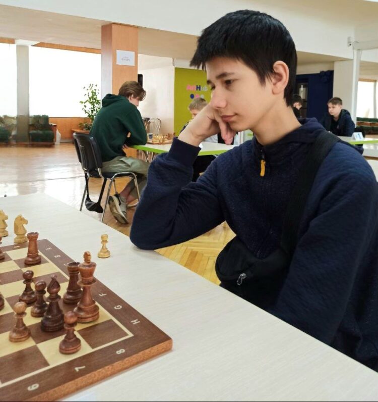 З 08 по 17 квітня в м. Дніпро  проходив чемпіонат України з шахів серед юнаків та дівчат до 16 років.