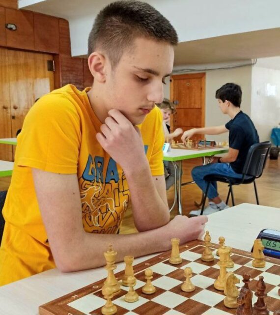 З 08 по 17 квітня в м. Дніпро  проходив чемпіонат України з шахів серед юнаків та дівчат до 16 років.