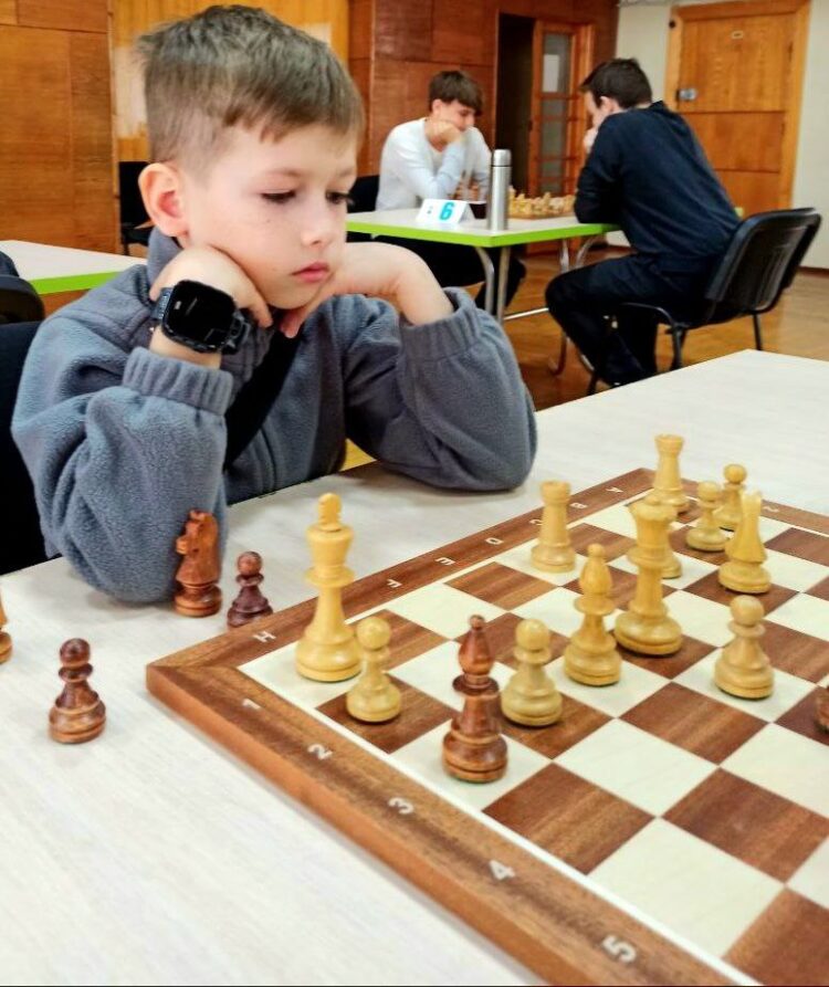 З 08 по 17 квітня в м. Дніпро  проходив чемпіонат України з шахів серед юнаків та дівчат до 16 років.