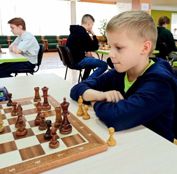 З 08 по 17 квітня в м. Дніпро  проходив чемпіонат України з шахів серед юнаків та дівчат до 16 років.