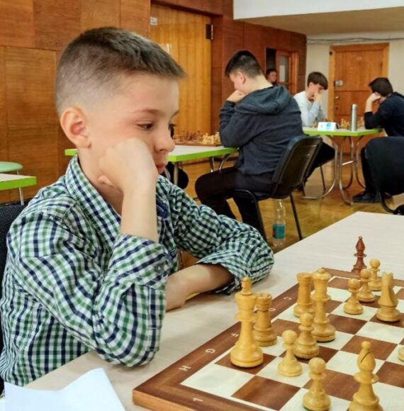 З 08 по 17 квітня в м. Дніпро  проходив чемпіонат України з шахів серед юнаків та дівчат до 16 років.