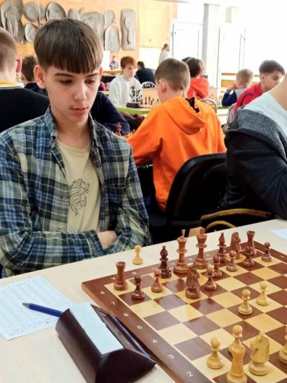 З 08 по 17 квітня в м. Дніпро  проходив чемпіонат України з шахів серед юнаків та дівчат до 16 років.