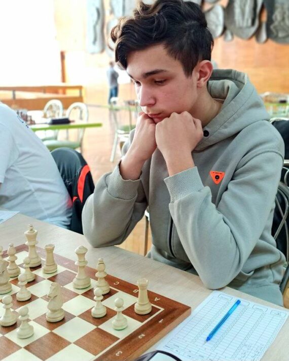 З 08 по 17 квітня в м. Дніпро  проходив чемпіонат України з шахів серед юнаків та дівчат до 16 років.