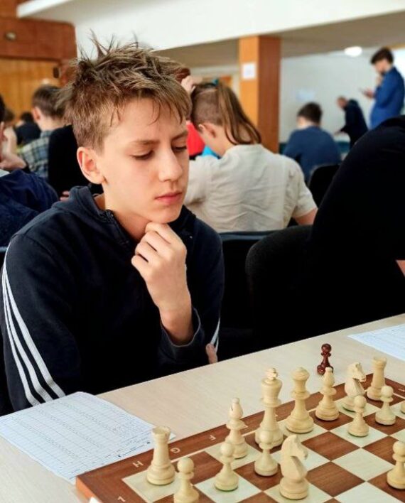 З 08 по 17 квітня в м. Дніпро  проходив чемпіонат України з шахів серед юнаків та дівчат до 16 років.