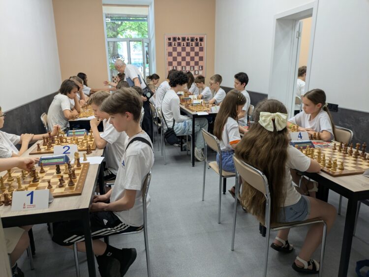 КОМАНДНИЙ КУБОК ГОЛОВИ МІСТА З ШАХІВ ДО 16 РОКІВ (БЛІЦ), 04.06.2025