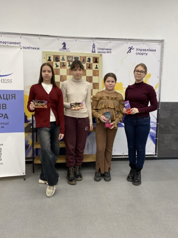 Бліцтурнір до свята 8 березня. Підсумки.