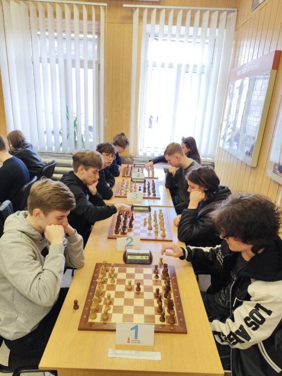 Пліч-о-пліч Командний чемпіонат міста 3 етап 1-4 та 10-11 класи. Підсумки
