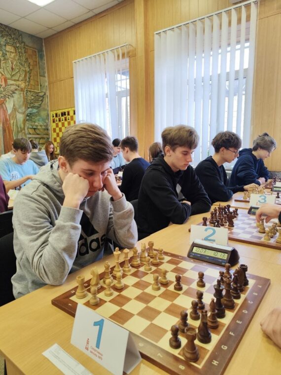 Пліч-о-пліч Командний чемпіонат міста 3 етап 1-4 та 10-11 класи. Підсумки